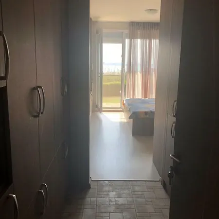 Apartment Intsaraki